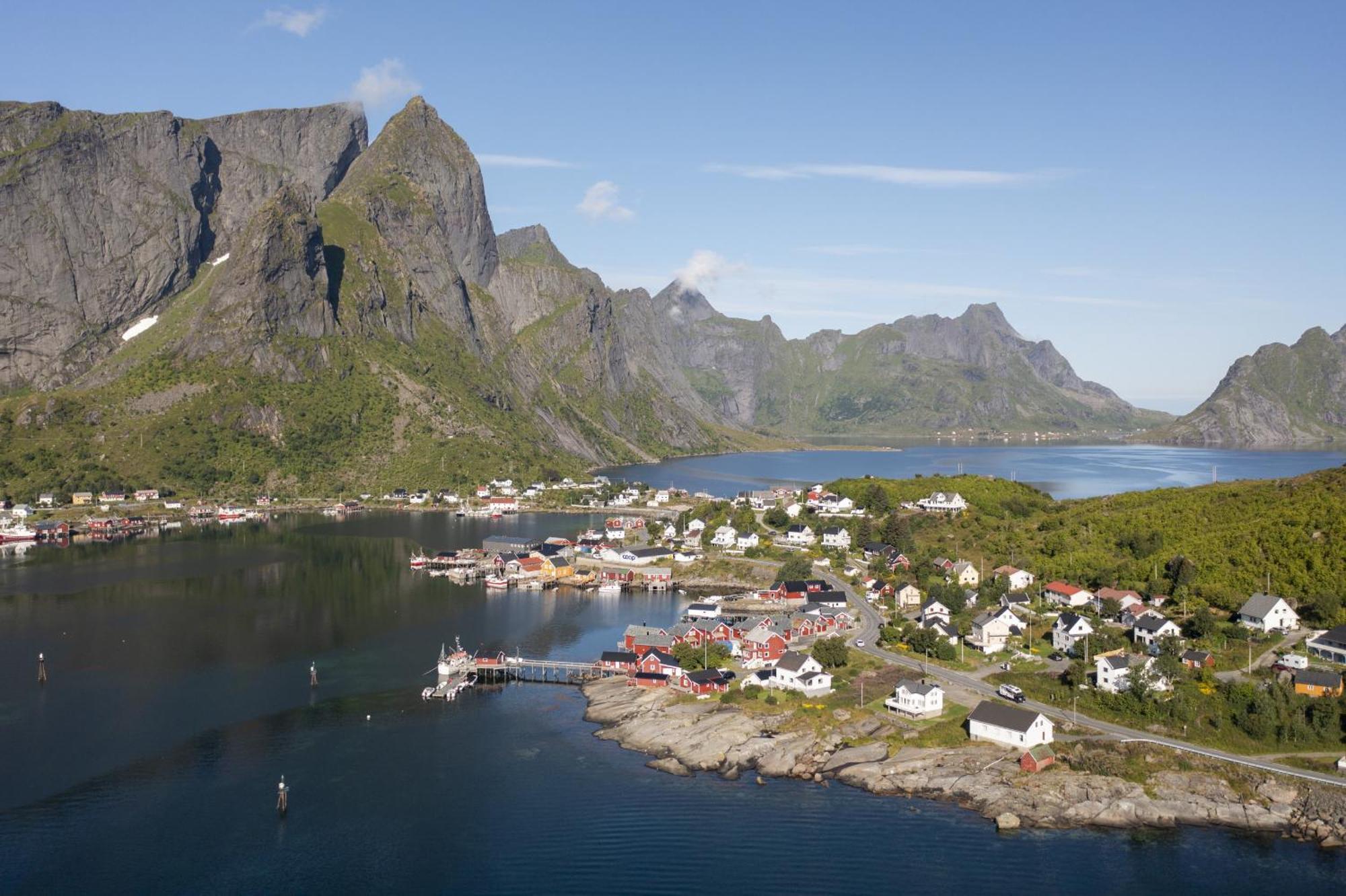 Reine Rorbu, Amaliebua Villa Exterior photo